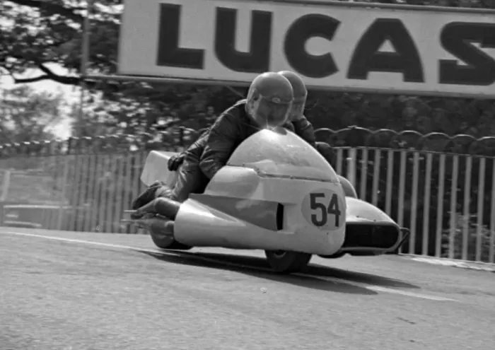 Framed Print : John Graham Ian Forrest Suzuki 1975 1000 Sidecar TT Framed Print : John Graham Ian Forrest Suzuki 1975 1000 Sidecar TT