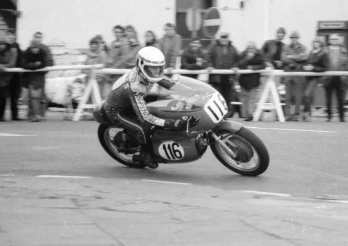 Framed Print : John Hammond (Aermacchi) 1985 Junior Classic Manx Grand Prix Framed Print : John Hammond (Aermacchi) 1985 Junior Classic Manx Grand Prix
