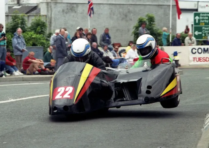Framed Print : John Hartell & Christian Hefti (Windle Yamaha) 1990 Sidecar TT Framed Print : John Hartell & Christian Hefti (Windle Yamaha) 1990 Sidecar TT