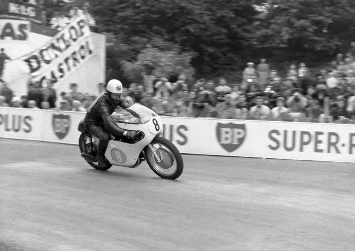 Framed Print : John Hartle (Gilera); 1963 Junior TT Framed Print : John Hartle (Gilera); 1963 Junior TT