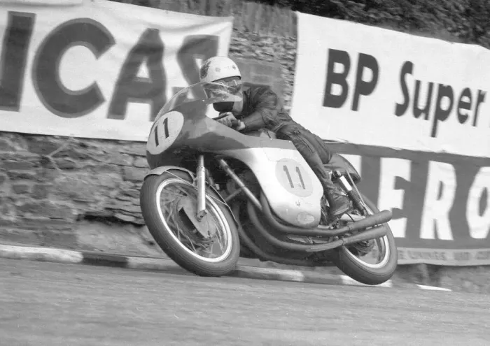 Framed Print : John Hartle (MV) 1960 Senior TT Framed Print : John Hartle (MV) 1960 Senior TT