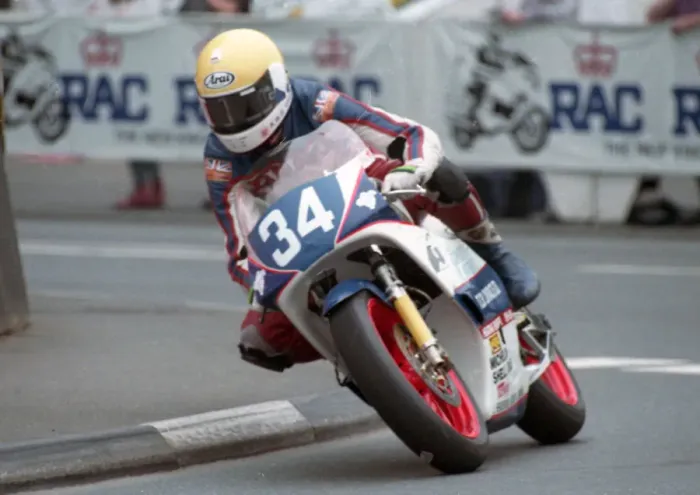 Framed Print : John Henderson (Yamaha) 1993 Junior TT Framed Print : John Henderson (Yamaha) 1993 Junior TT