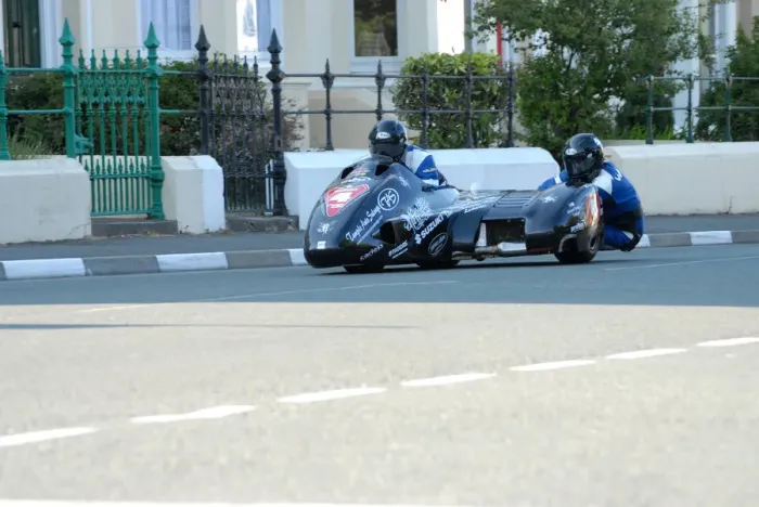Framed Print : John Holden & Andrew Winkle (LCR Suzuki) 2009 Sidecar TT Framed Print : John Holden & Andrew Winkle (LCR Suzuki) 2009 Sidecar TT