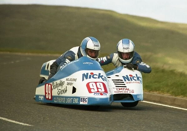 John Holden  /  David Burgess (Yamaha) 1988 Sidecar TT