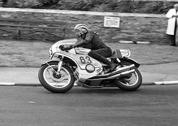 Framed Print : John Knowles (Honda) 1975 Senior Manx Grand Prix Framed Print : John Knowles (Honda) 1975 Senior Manx Grand Prix