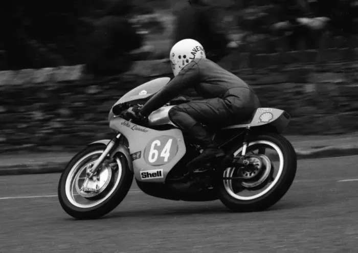 Framed Print : John Lavender (Yamaha) 1977 Jubilee TT Framed Print : John Lavender (Yamaha) 1977 Jubilee TT