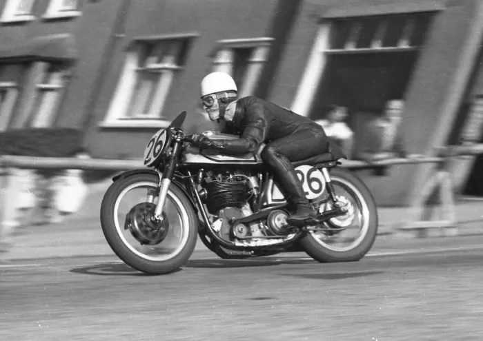 Framed Print : John Lewis (Norton) 1958 Senior Manx Grand Prix Framed Print : John Lewis (Norton) 1958 Senior Manx Grand Prix