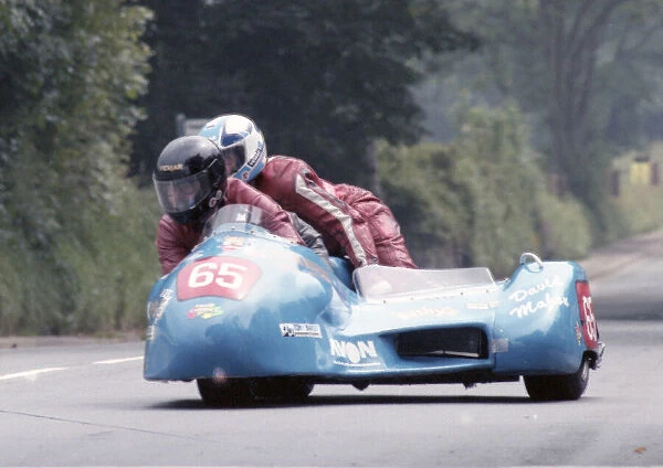 John Macaskill & Dave Mahon (Baker Yamaha) 1992 Sidecar TT