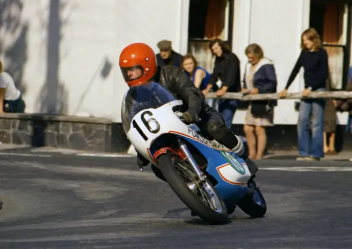Framed Print : John McEntee (Fowler Yamaha) 1975 Lightweight Manx Grand Prix Framed Print : John McEntee (Fowler Yamaha) 1975 Lightweight Manx Grand Prix
