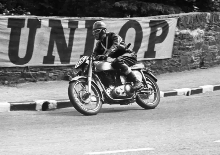 Framed Print : John Mockett (Norton) 1954 Junior Clubman TT Framed Print : John Mockett (Norton) 1954 Junior Clubman TT