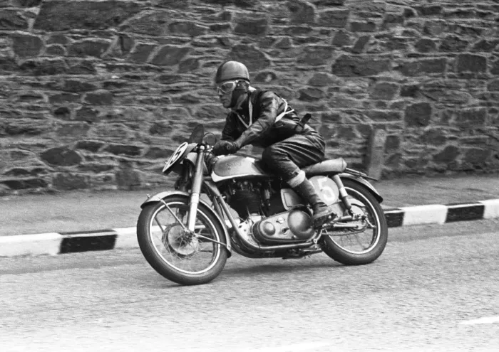 Framed Print : John Mockett (Norton) 1954 Junior Clubman TT Framed Print : John Mockett (Norton) 1954 Junior Clubman TT