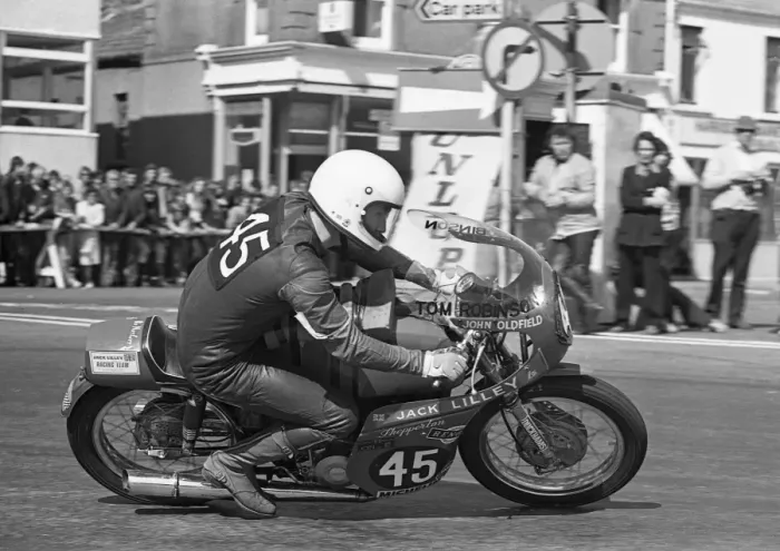 Framed Print : John Oldfield (Benelli) 1975 Production TT Framed Print : John Oldfield (Benelli) 1975 Production TT