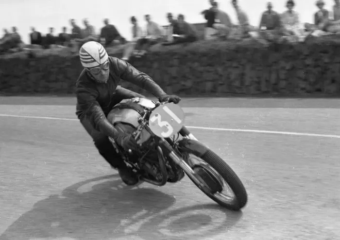 Framed Print : John Patrick (Norton / Velocette) 1960 Southern 100 Framed Print : John Patrick (Norton / Velocette) 1960 Southern 100
