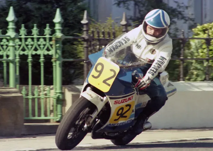 Framed Print : John Pollock (Suzuki) 1987 Senior Manx Grand Prix Framed Print : John Pollock (Suzuki) 1987 Senior Manx Grand Prix