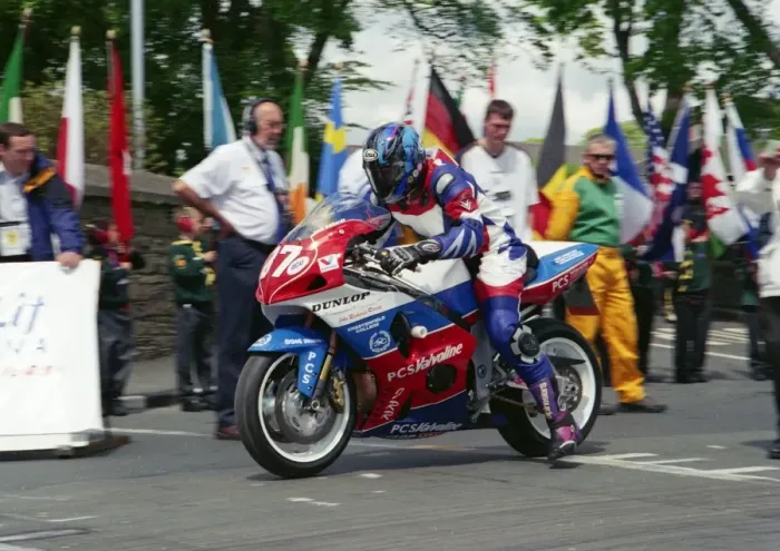 Framed Print : John Richards (Suzuki) 2002 Production 1000 TT Framed Print : John Richards (Suzuki) 2002 Production 1000 TT