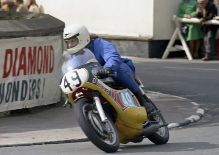 Framed Print : John Rigg (Yamaha) 1974 Junior Manx Grand Prix Framed Print : John Rigg (Yamaha) 1974 Junior Manx Grand Prix