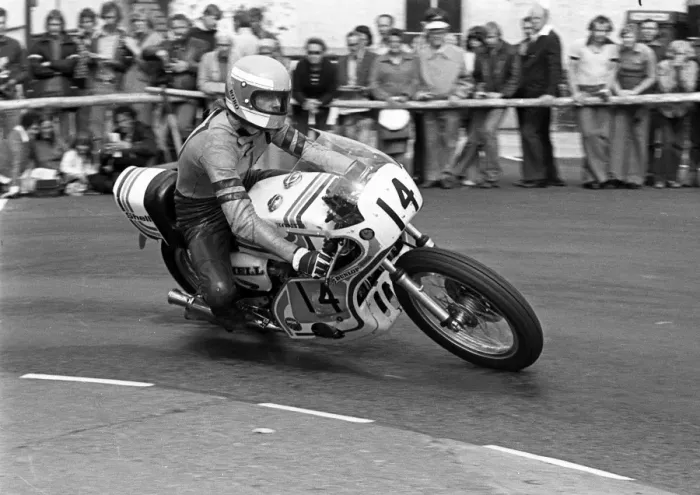 Framed Print : John Robinson (Honda) 1975 Senior Manx Grand Prix Framed Print : John Robinson (Honda) 1975 Senior Manx Grand Prix