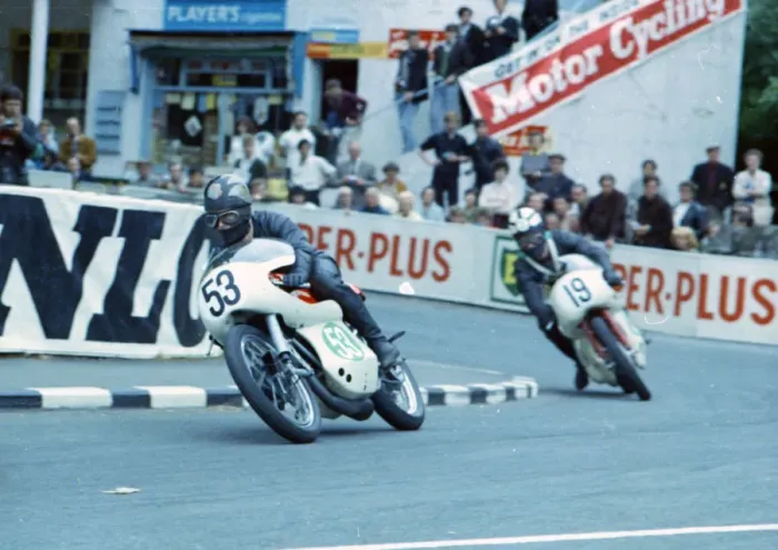 Framed Print : John Rudge (Royal Enfield) and Chris Conn (Cotton) 1965 Lightweight TT Framed Print : John Rudge (Royal Enfield) and Chris Conn (Cotton) 1965 Lightweight TT