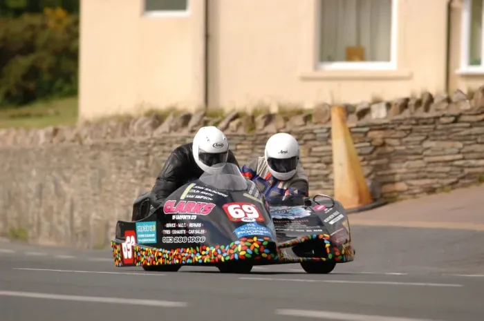 Framed Print : John Saunders & Colin Smith (MR Equipe Yamaha) 2004 Sidecar TT Framed Print : John Saunders & Colin Smith (MR Equipe Yamaha) 2004 Sidecar TT