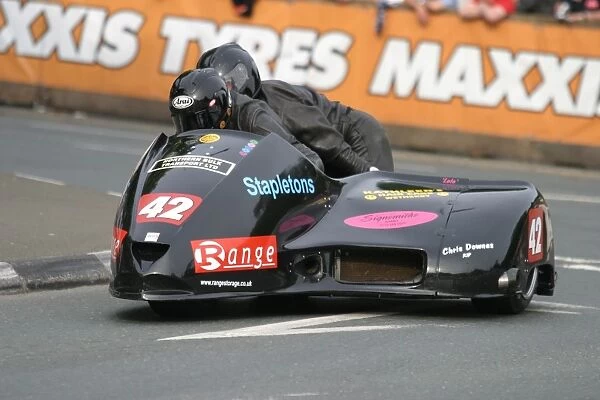 John Saunders & Loic Ansquer (MR Equipe Suzuki) 2010 Sidecar A TT