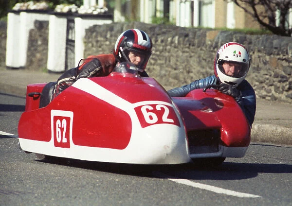 John Scarth & Peter Hill (Windle Yamaha) 1990 Sidecar TT TT