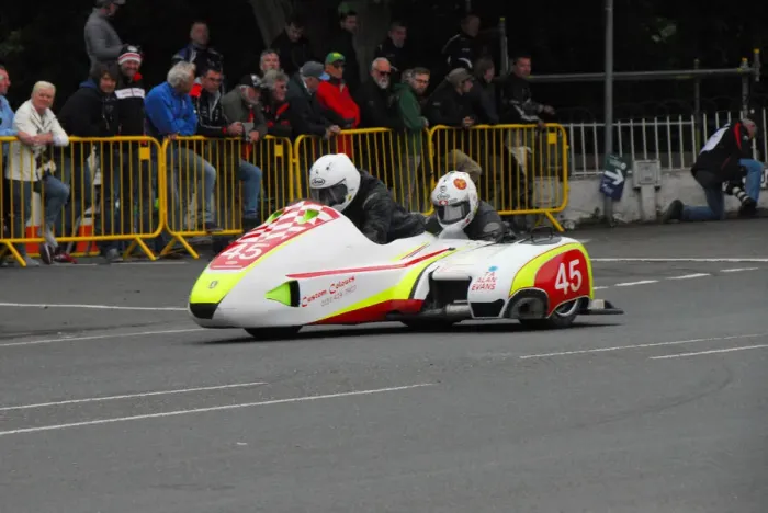 Framed Print : John Shipley & Dicky Gale (LCR Suzuki) 2017 Sidecar TT Framed Print : John Shipley & Dicky Gale (LCR Suzuki) 2017 Sidecar TT