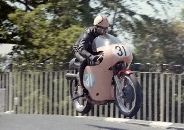 Framed Print : John Simmonds (AJS) 1965 Junior TT Framed Print : John Simmonds (AJS) 1965 Junior TT