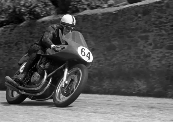 Framed Print : John Surtees (MV) 1957 Senior TT Framed Print : John Surtees (MV) 1957 Senior TT