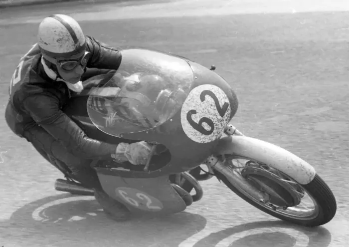 Framed Print : John Surtees (MV) 1958 Junior TT Framed Print : John Surtees (MV) 1958 Junior TT