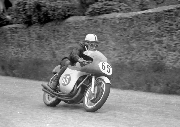 Framed Print : John Surtees (MV) 1958 Junior TT Framed Print : John Surtees (MV) 1958 Junior TT