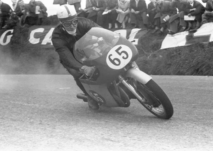 Framed Print : John Surtees (MV) 1958 Senior TT Framed Print : John Surtees (MV) 1958 Senior TT