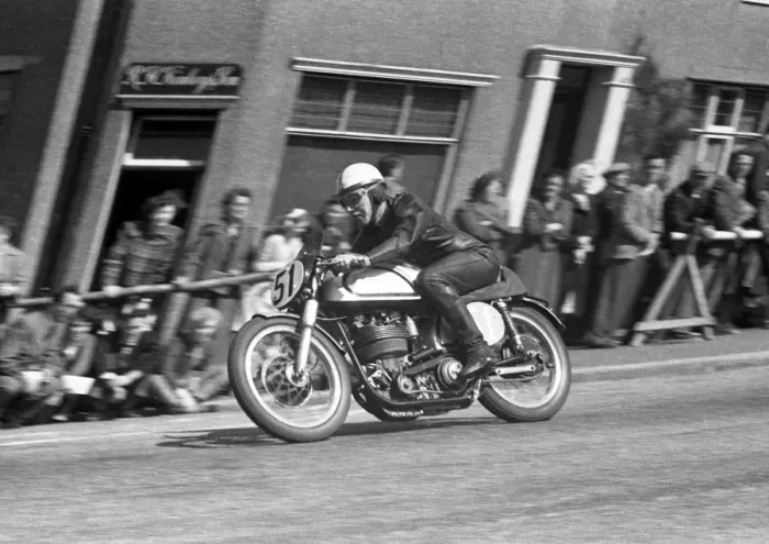 Framed Print : John Surtees (Norton) 1954 Junior TT Framed Print : John Surtees (Norton) 1954 Junior TT