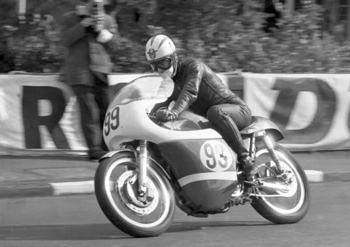 Framed Print : John Taylor (Matchless) 1966 Senior Manx Grand Prix Framed Print : John Taylor (Matchless) 1966 Senior Manx Grand Prix