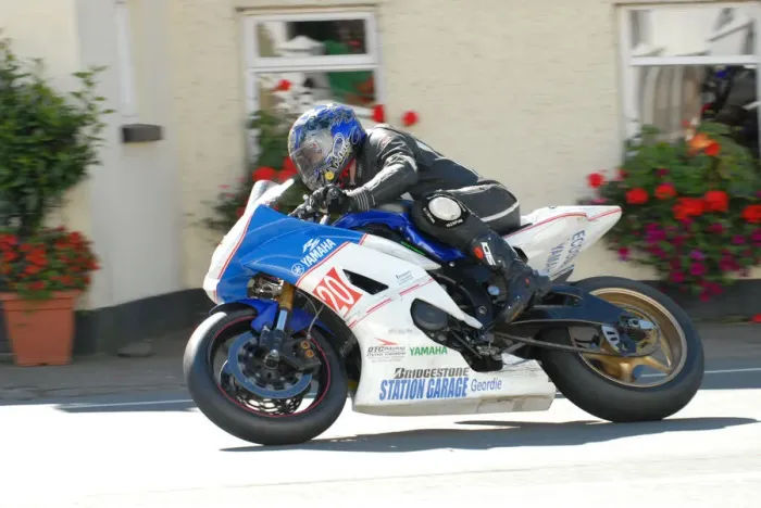 Framed Print : John Thomson (Yamaha) 2010 Newcomers Manx Grand Prix Framed Print : John Thomson (Yamaha) 2010 Newcomers Manx Grand Prix