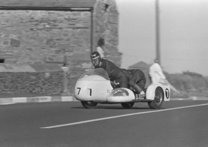 Framed Print : John Watson & D Howard (Windrick) 1971 Southern 100 Framed Print : John Watson & D Howard (Windrick) 1971 Southern 100