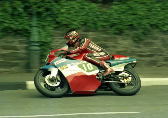 Framed Print : John Weeden (Armstrong) 1986 Junior TT Framed Print : John Weeden (Armstrong) 1986 Junior TT