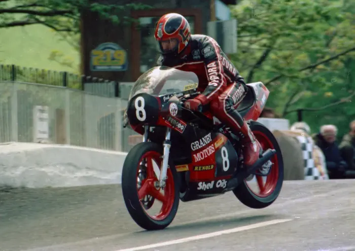 Framed Print : John Weeden (Yamaha) 1986 Formula Two TT Framed Print : John Weeden (Yamaha) 1986 Formula Two TT