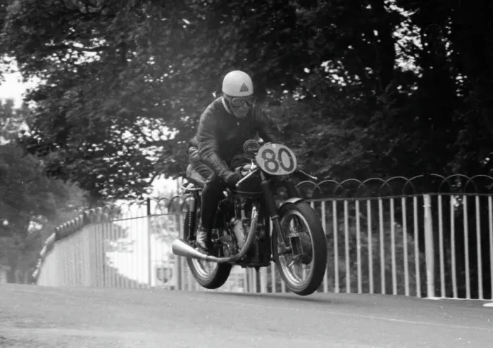 Framed Print : John Wheeler (Velocette) 1960 Senior Manx Grand Prix Framed Print : John Wheeler (Velocette) 1960 Senior Manx Grand Prix
