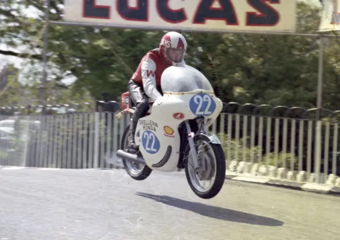 Framed Print : John Williams (Skellern Honda) 1972 Junior TT Framed Print : John Williams (Skellern Honda) 1972 Junior TT