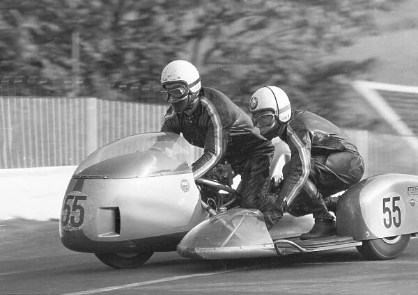John Wright-Bailey & Eddie Kiff (Norton) 1971 750 Sidecar TT