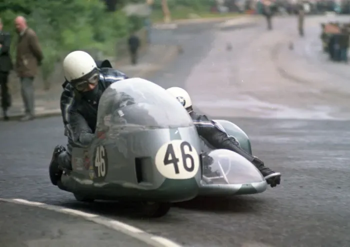 Framed Print : John Wright-Bailey & Eddie Kiff (Triumph) 1971 500 Sidecar TT Framed Print : John Wright-Bailey & Eddie Kiff (Triumph) 1971 500 Sidecar TT