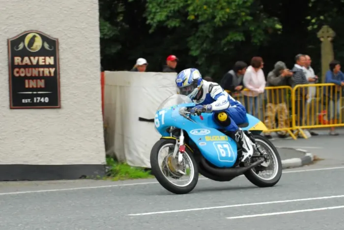 Framed Print : Jonathan Cutts (Suzuki) 2013 Lightweight Classic TT