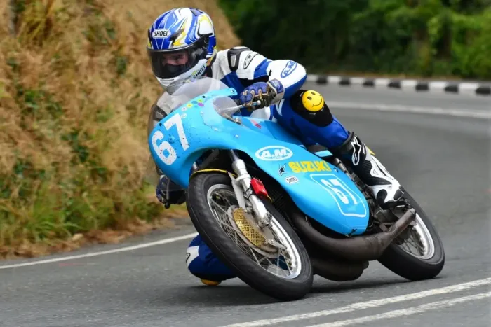 Framed Print : Jonathan Cutts (Suzuki) 2013 Lightweight Classic TT Framed Print : Jonathan Cutts (Suzuki) 2013 Lightweight Classic TT