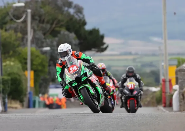Framed Print : Jonathan Perry (Kawasaki) 2022 Southern 100 Framed Print : Jonathan Perry (Kawasaki) 2022 Southern 100