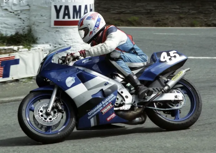 Framed Print : Jorgen Vendelbo (Suzuki) 1993 Supersport 400 TT Framed Print : Jorgen Vendelbo (Suzuki) 1993 Supersport 400 TT