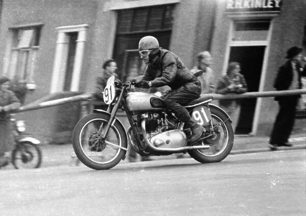 Js Hamilton (Triumph) 1952 Senior Clubman TT
