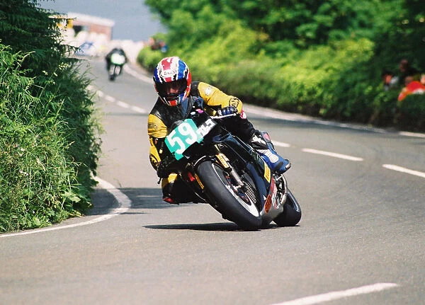 Julian Bull (Kawasaki) 2004 Lightweight 400 TT
