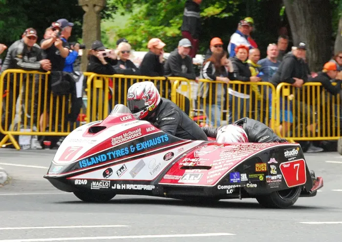 Framed Print : Karl Bennett & Maxime Vasseur (DMR GSXR) 2018 Sidecar TT
