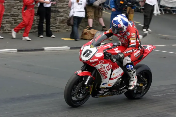 Framed Print : Keith Amor (Honda) 2009 Superbike TT Framed Print : Keith Amor (Honda) 2009 Superbike TT