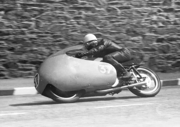 Framed Print : Keith Campbell (Guzzi): 1957 Junior TT Framed Print : Keith Campbell (Guzzi): 1957 Junior TT